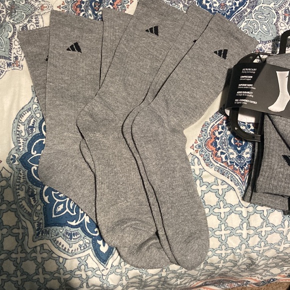 Adidas mens cushioned compression socks. 6 pairs, shoe size 6-12 - Picture 2 of 3